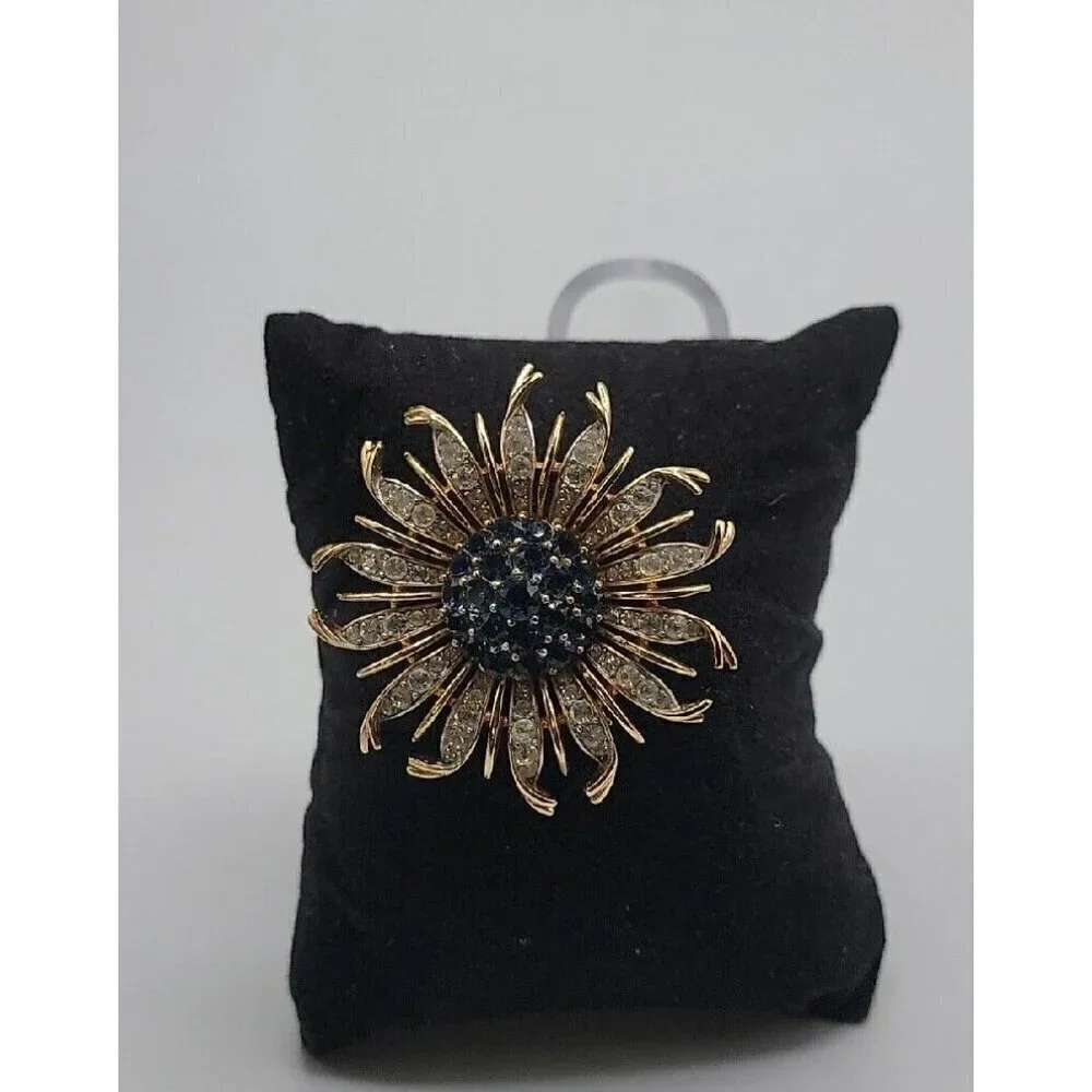 Crown Trifari Alfred Philippe Brooch Invisible Set Blue Sunburst RARE BROOCH - Picture 6 of 16